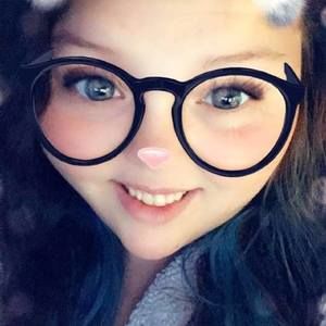 Meet your Posher, Holly